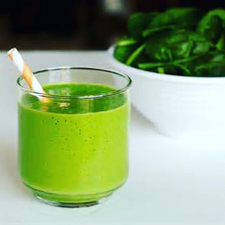 Gut health green smoothie by evie Nutritionist in Bucks