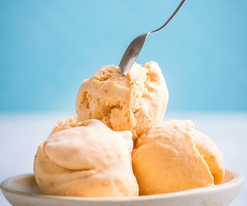 Castoreum in Food and Perfumes