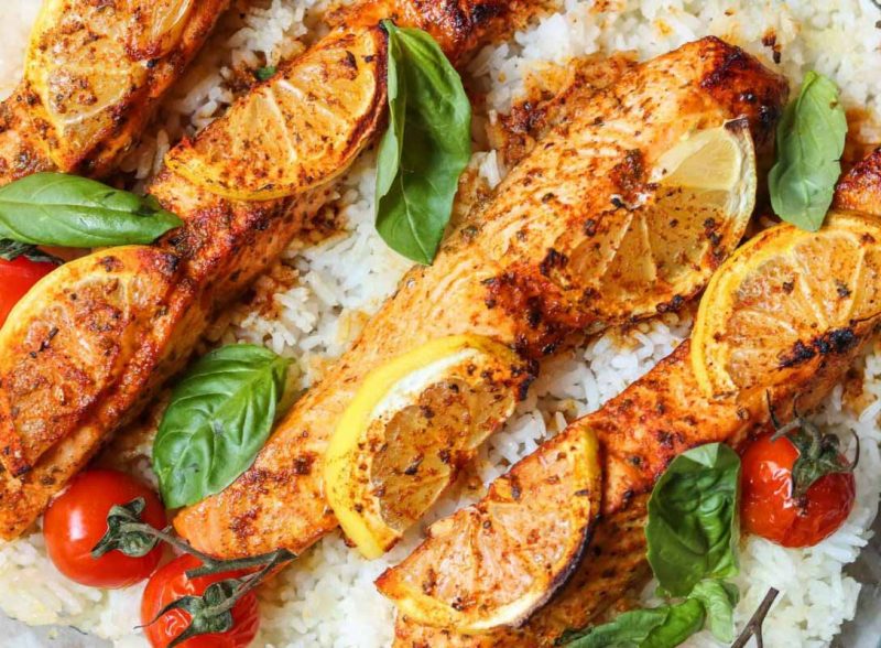 Evie Nutrition - Healthy Recipes - baked-salmon-rice-tray